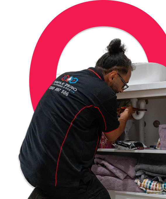 Emergency plumber at service vehicle